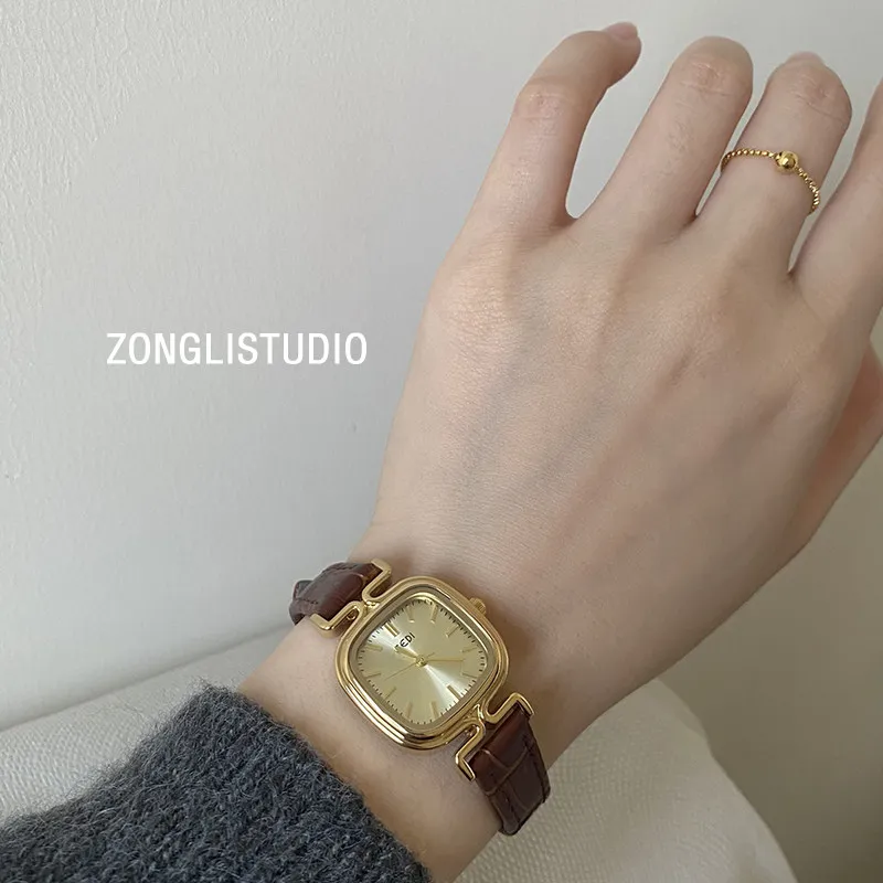New Vintage-Inspired Luxury Women'S Watch, Featuring A Square Dial, Trendy And Sophisticated Design, And Elegant Style. - Image 2